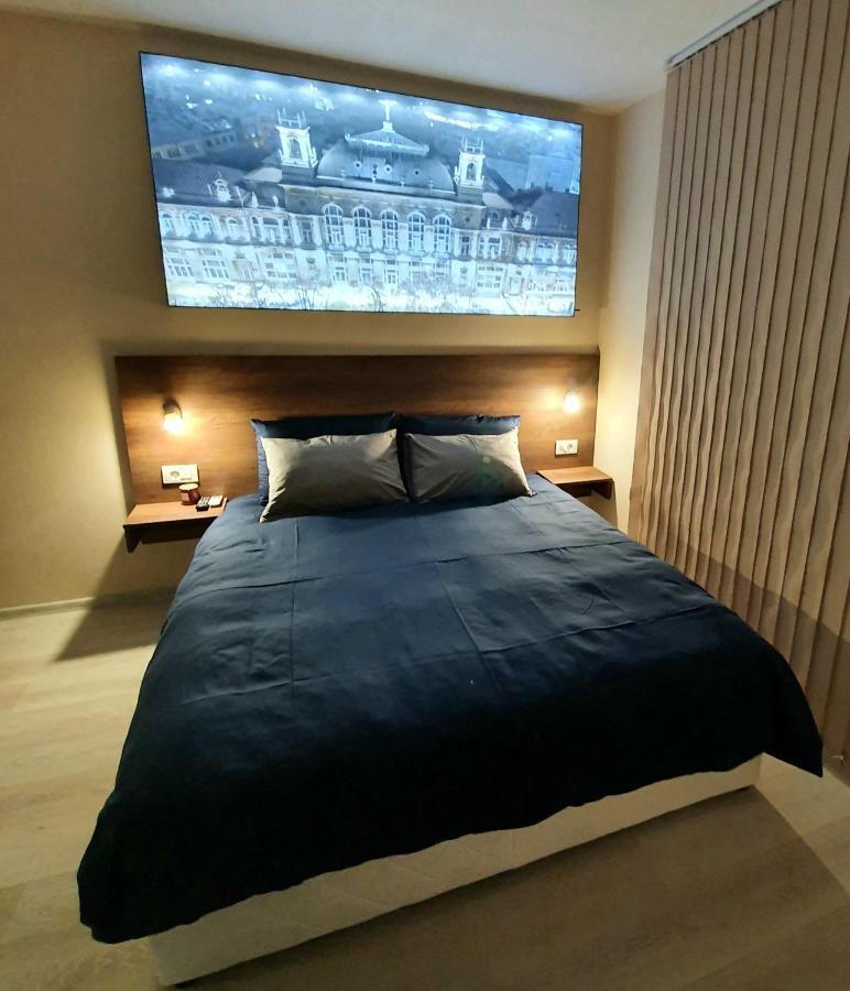 Malavi Dv1 Small Center Apartment Ruse